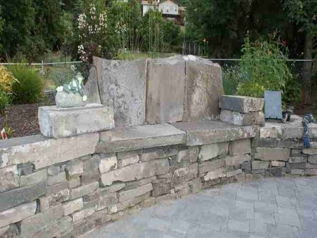 stone and garden - Deerwood Park landscape nanaimo