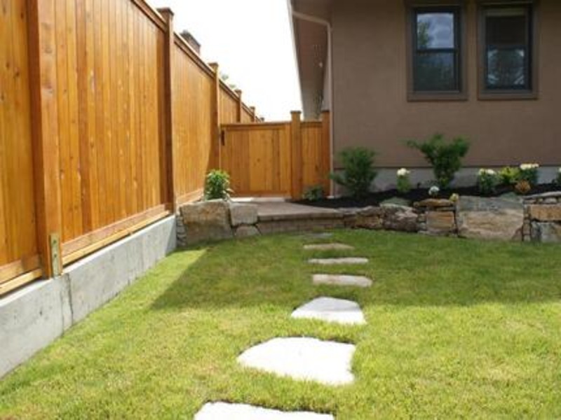 North Jinglepot - flagstone and natural stone path in lawn