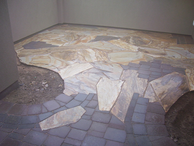 Bowen road, Nanaimo - flagstone courtyard and natural stone