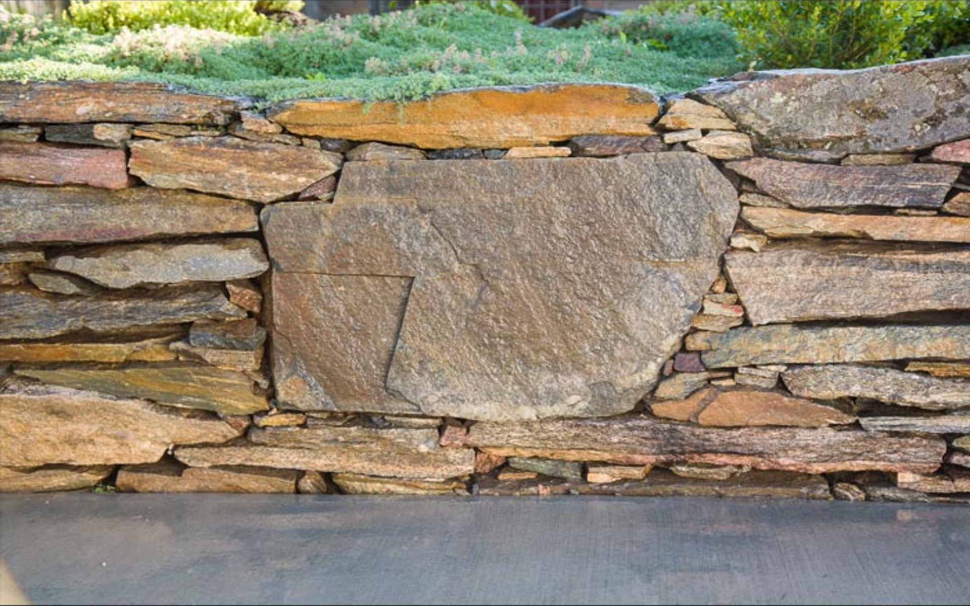 Rock walls Nanaimo - retaining your home