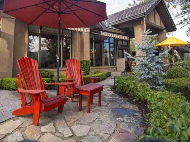 garden boxwood and chairs - university district