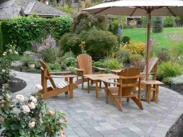 seating area and planting